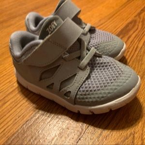 Size 8 Gray Nike’s